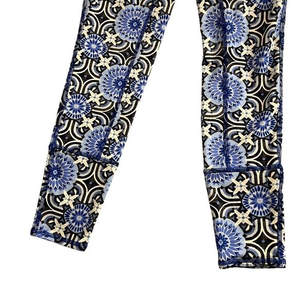 Free People FP Movement Fireside Base Layer Leggings Kaleidoscope small NWT - Picture 10 of 16